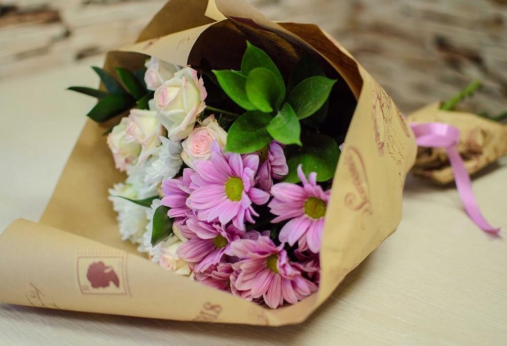 Букет цветов из: Розы и Хризантемы в Фельдмаршальском