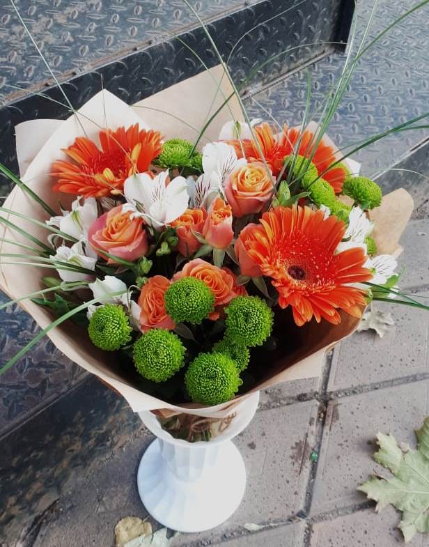 Букет цветов из: Герберы, Хризантемы, Альстромерии и Розы в Фельдмаршальском