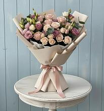 Букет цветов из:  Розы и Лизиантусы в Фельдмаршальском