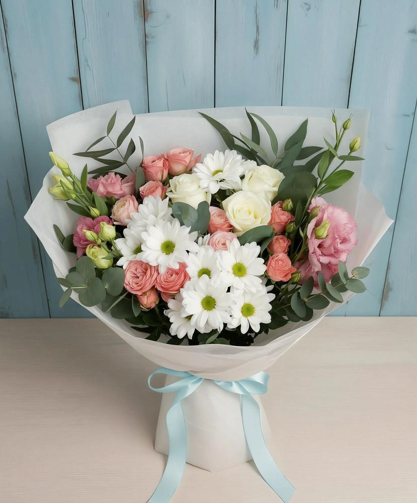 Букет цветов из: Розы, Лизиантусы и Хризантемы в Фельдмаршальском