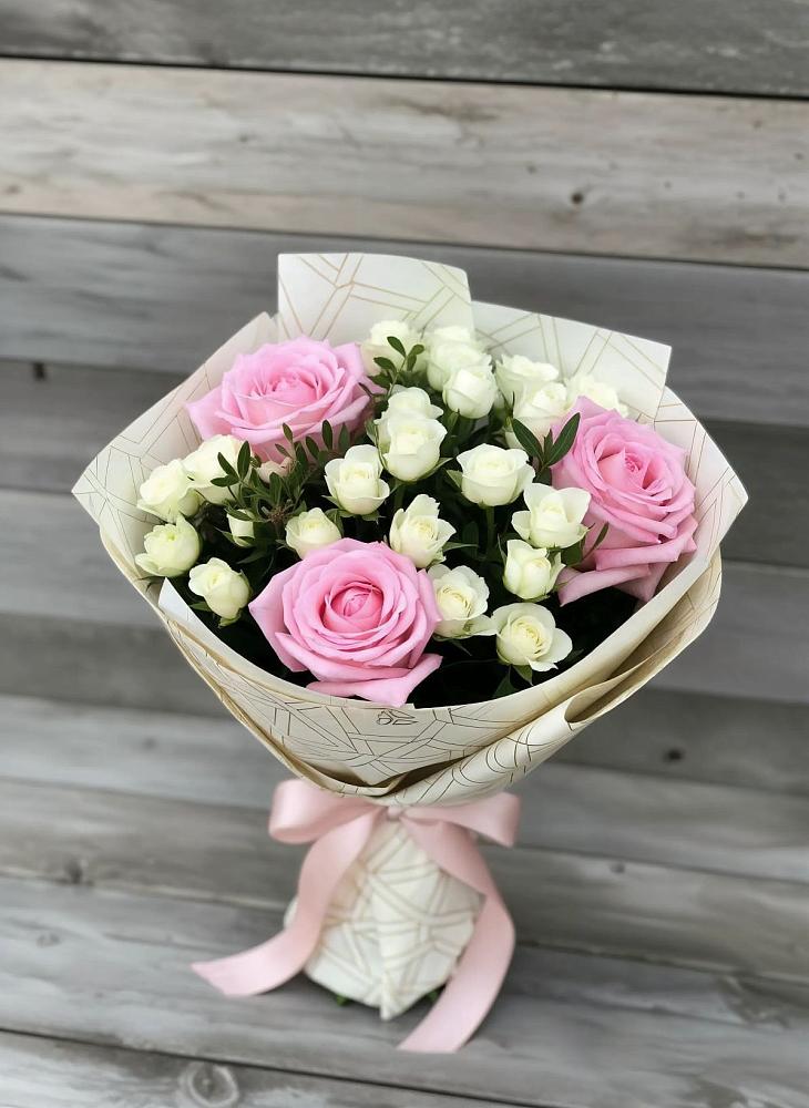 Букет цветов из: Розы в Фельдмаршальском