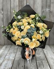 Букет цветов из:  Розы и Лизиантусы в Фельдмаршальском