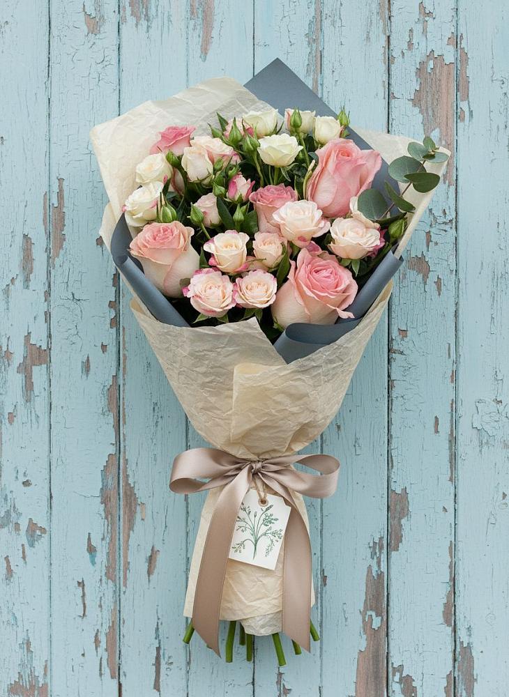 Букет цветов из: Розы в Фельдмаршальском