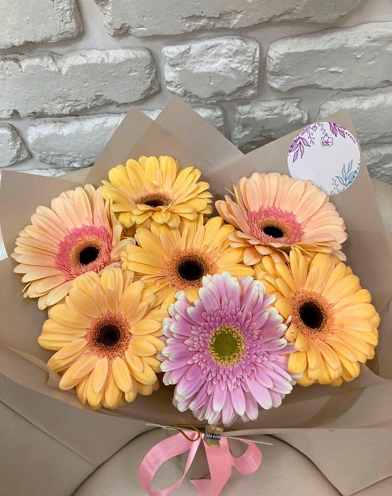 Букет цветов из: Герберы в Фельдмаршальском