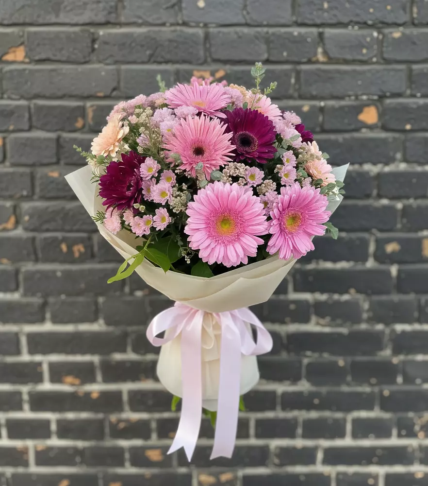 Букет цветов из: Герберы и Хризантемы в Фельдмаршальском