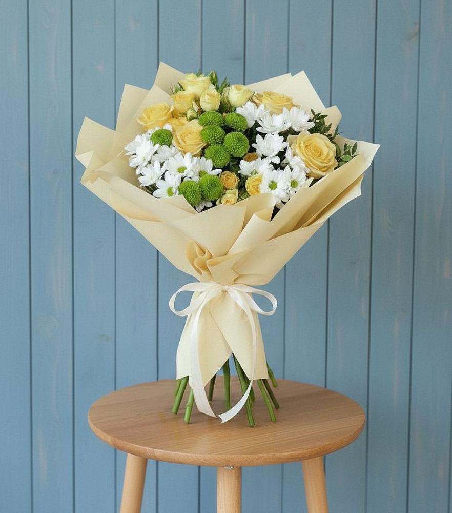 Букет цветов из: Хризантемы и Розы в Фельдмаршальском