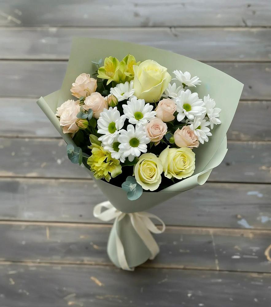 Букет цветов из: Альстромерии, Розы и Хризантемы в Фельдмаршальском