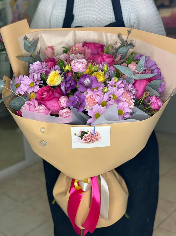 Букет цветов из: Хризантемы, Гвоздики и Альстромерии в Фельдмаршальском