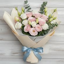 Букет цветов из:  Лизиантусы #REPLACE_PRED# Фельдмаршальском