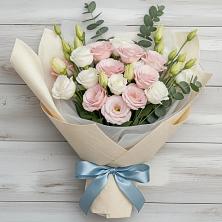 Букет цветов из:  Лизиантусы в Фельдмаршальском