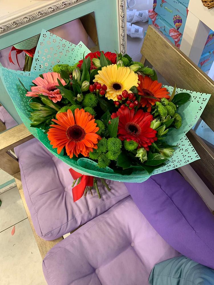 Букет цветов из: Герберы, Хризантемы и Альстромерии в Фельдмаршальском