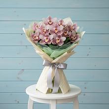 Букет цветов из:  Орхидеи и Розы #REPLACE_PRED# Фельдмаршальском