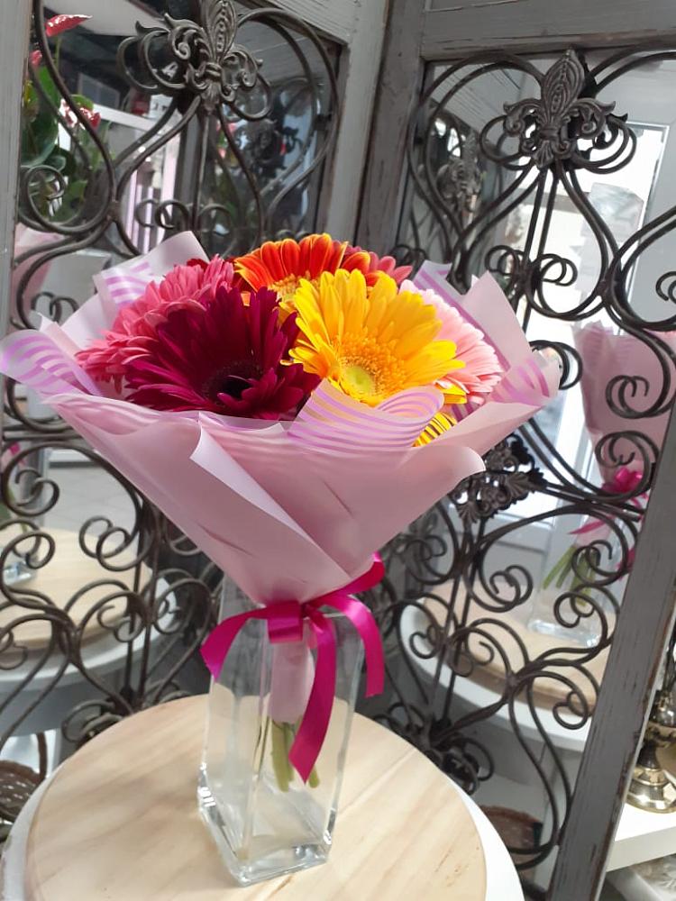 Букет цветов из: Герберы в Фельдмаршальском