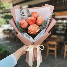 Букет цветов из:  Розы #REPLACE_PRED# Фельдмаршальском