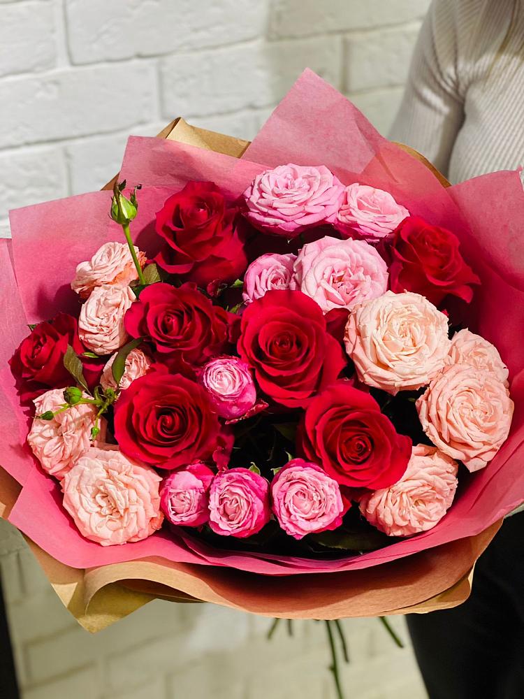 Букет цветов из: Розы в Фельдмаршальском