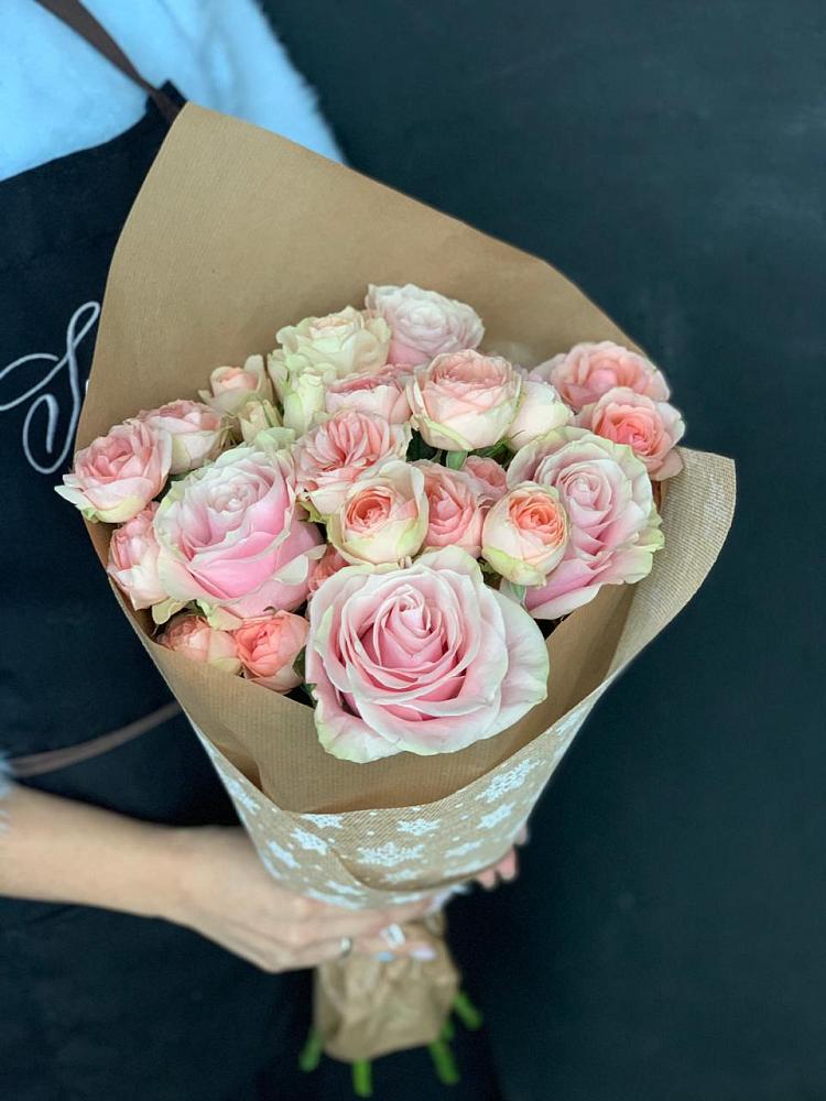 Букет цветов из: Хризантемы и Розы в Фельдмаршальском