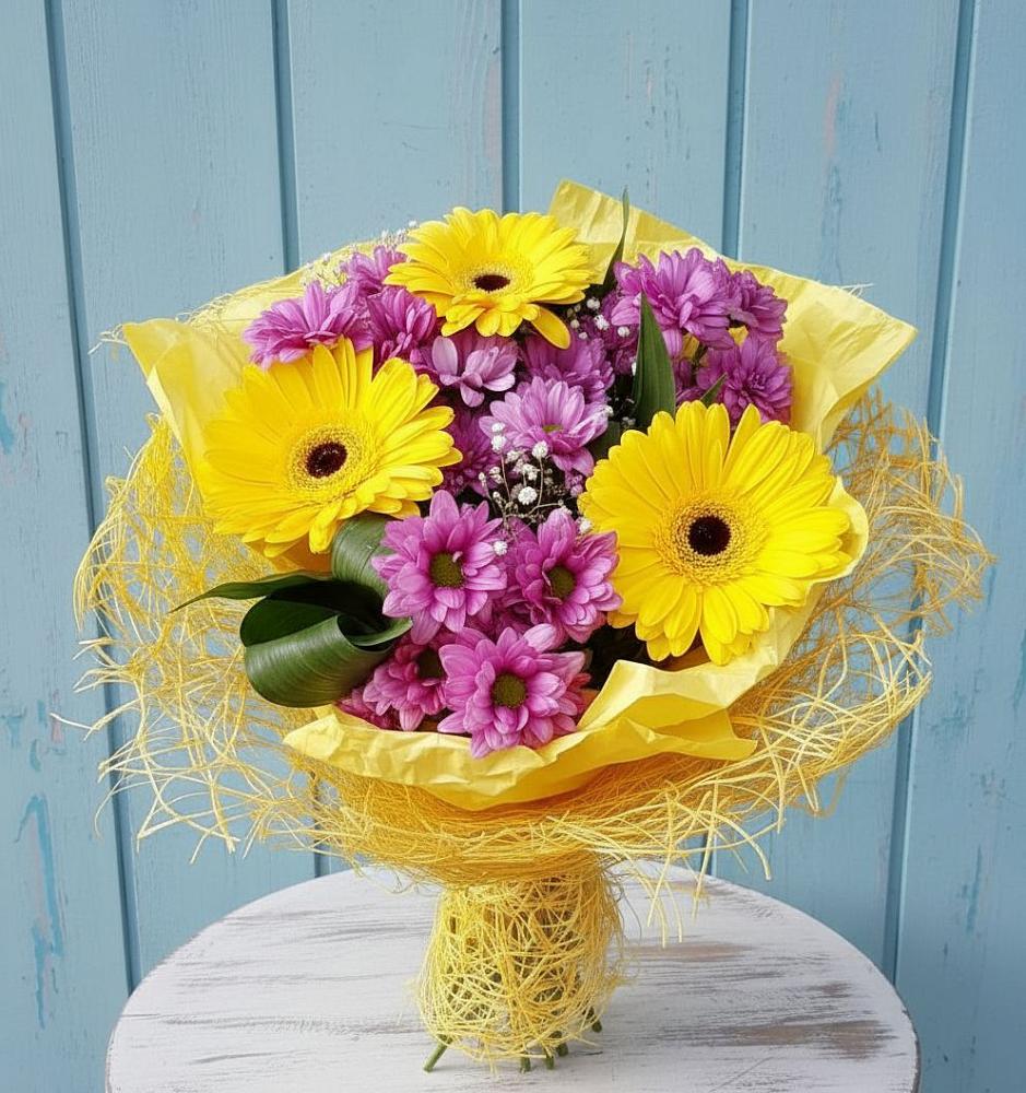 Букет цветов из: Хризантемы и Герберы в Фельдмаршальском