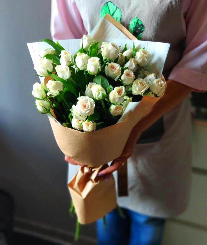 Букет цветов из: Розы в Фельдмаршальском