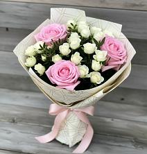 Букет цветов из:  Розы в Фельдмаршальском