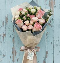 Букет цветов из:  Розы в Фельдмаршальском