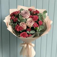 Букет цветов из:  Гвоздики и Розы в Фельдмаршальском
