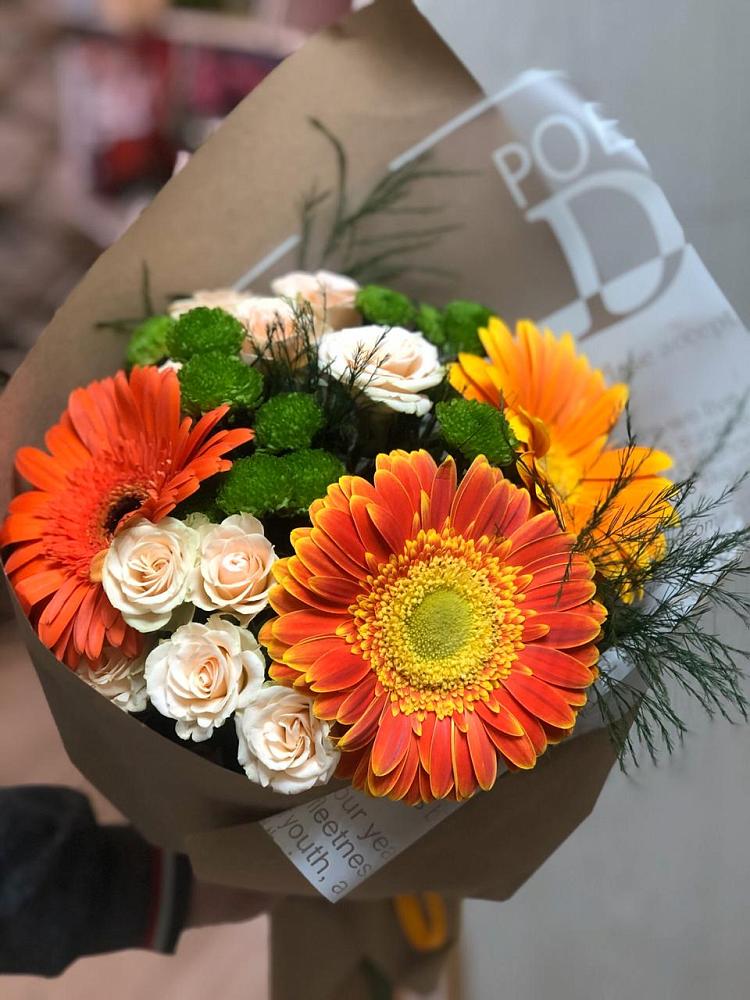 Букет цветов из: Герберы, Хризантемы и Розы в Фельдмаршальском