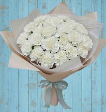 Букет цветов из:  Гвоздики в Фельдмаршальском