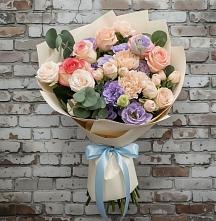 Букет цветов из:  Розы, Лизиантусы и Гвоздики в Фельдмаршальском