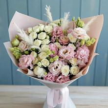 Букет цветов из:  Альстромерии и Розы в Фельдмаршальском