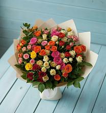 Букет Микс из разноцветных кустовых роз в Фельдмаршальском