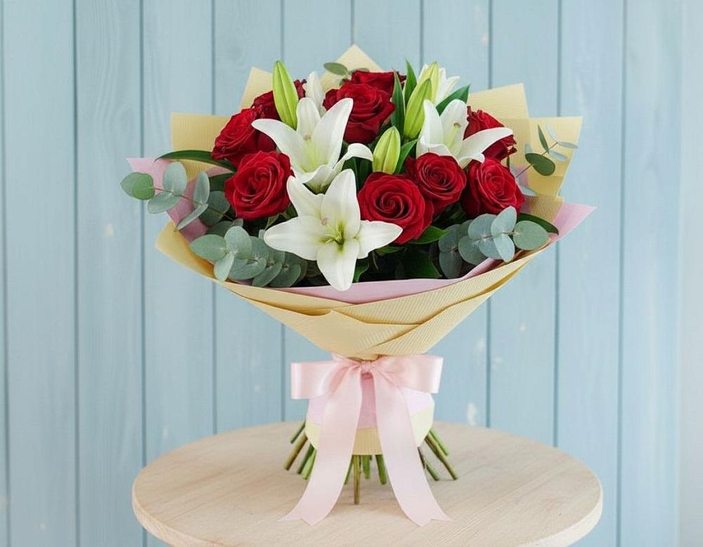 Букет цветов из: Лилии и Розы в Фельдмаршальском